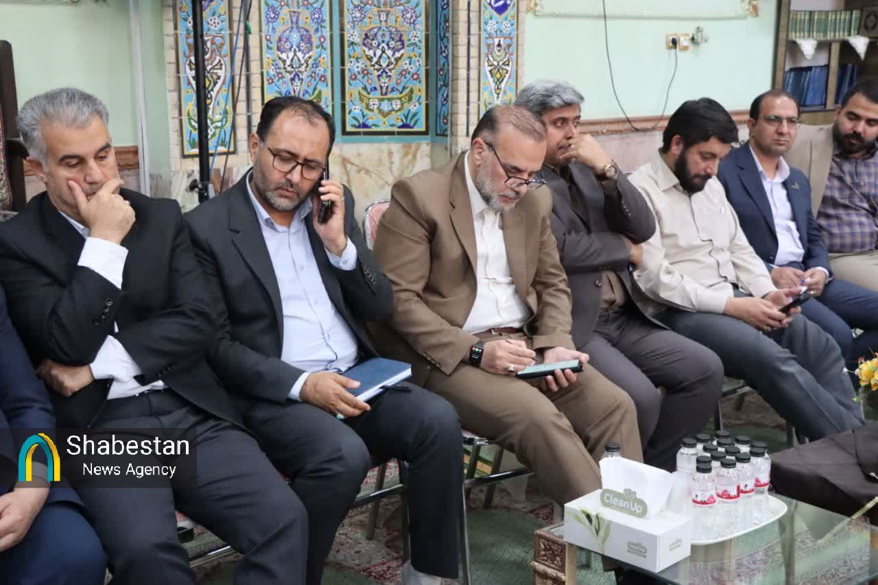 مساجد، بستری برای شنیدن مشکلات مردم؛ ارتباط شهردار کرمان و شهروندان در مسجد