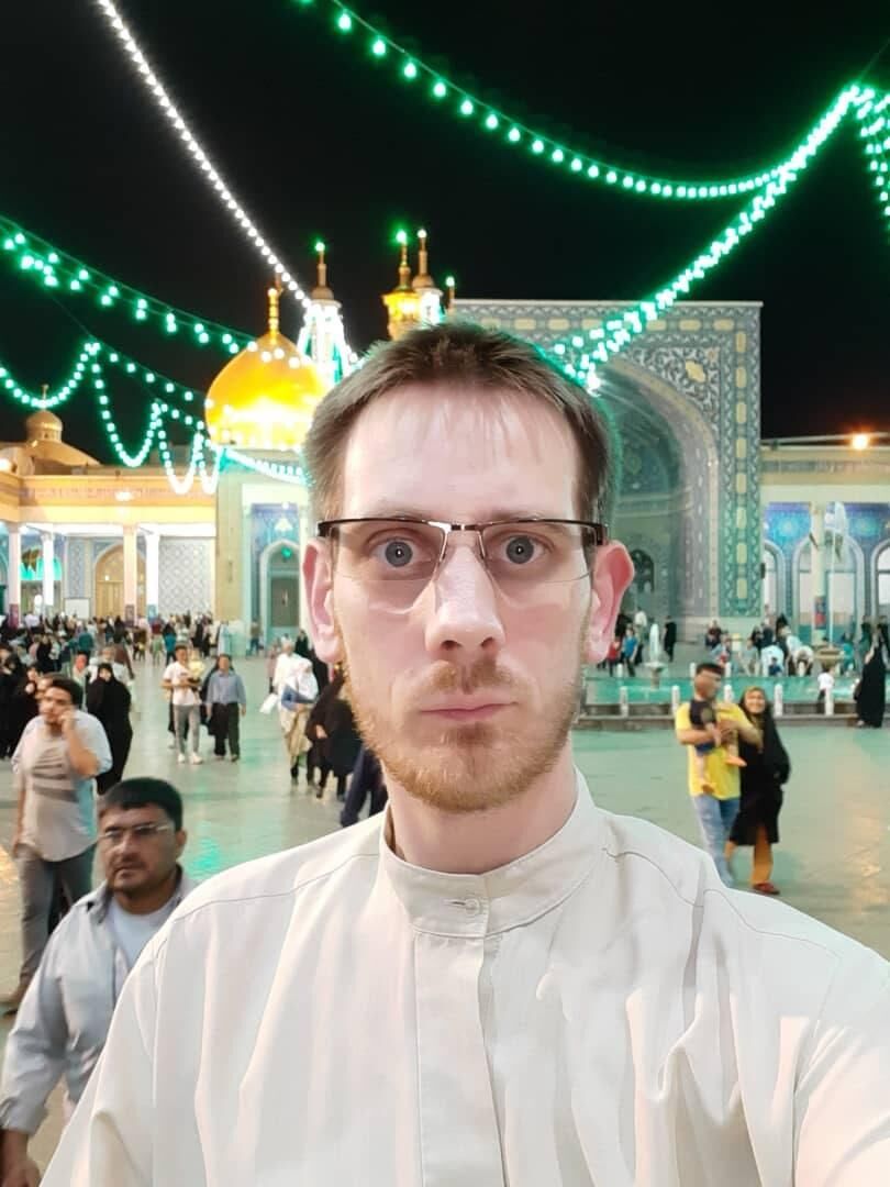 اینجا قرار دل‌های عاشق است