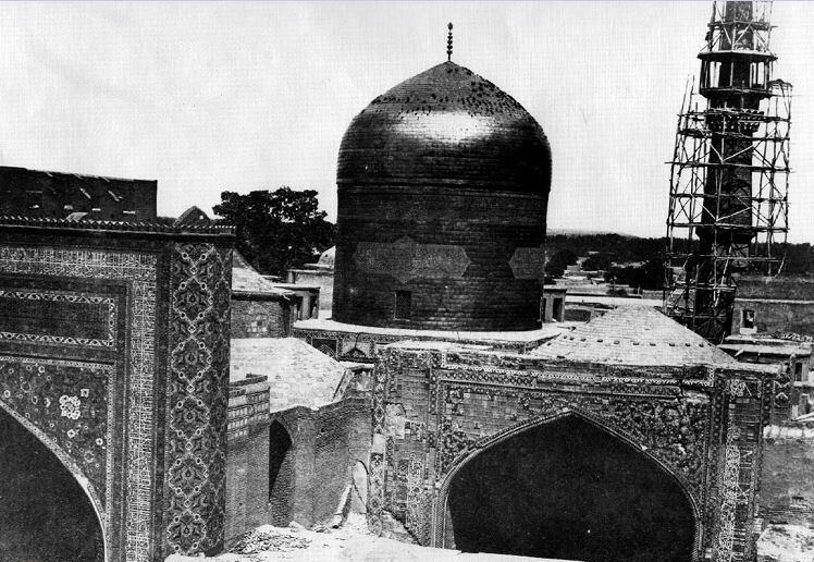 پادشاهی که نخستین زائر پیاده سلطان خراسان(ع) شد