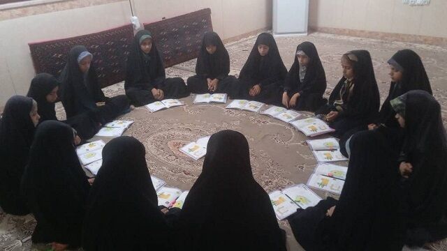 این کانون مسجدی قطب تربیت قرآنیِ دختران مینابی است