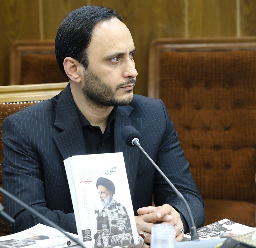 الگوی سیاست‌ورزی آیت‌الله رئیسی ارائه شود/ شهید جمهور گفتمان خدمت را بر سیاست غالب کرد