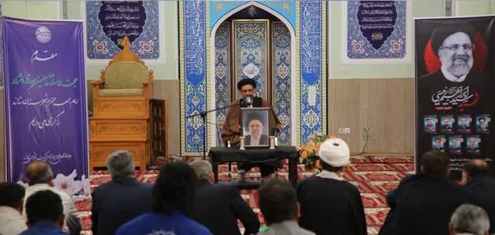 توجه به تولید راه برون رفت از مشکلات اقتصادی است