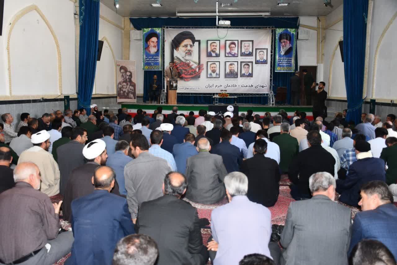 برپایی ایستگاه صلواتی در سنقر بمناسبت اولین سالگرد شهدای خدمت