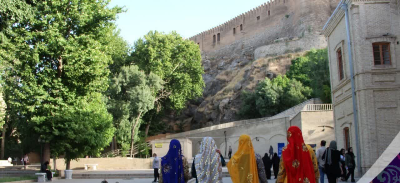 میزبانی قلعه فلک‌الافلاک از نخستین جشنواره ملی مد و لباس زاگرس در خرم‌آباد