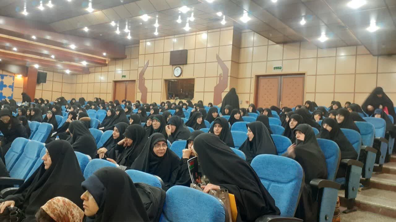 هنرمندی شهید رئیسی عزیز کردن اسلام و خواری استکبار بود