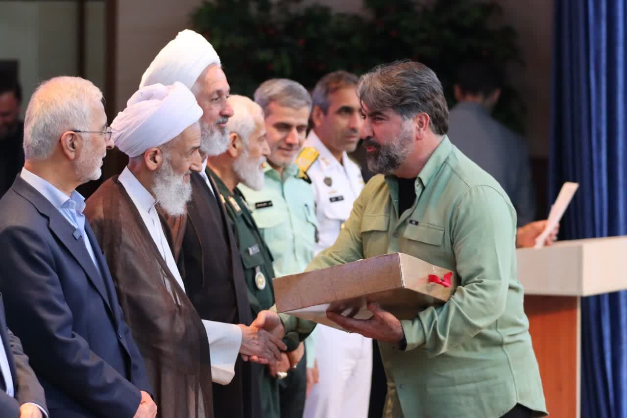 دشمنان بواسطه قدرت ایران اغراض خود را از راه مذاکره بر ما تحمیل می کنند