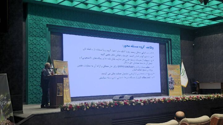 اساتید بسیجی با ارائه بسته‌های سیاستی نقش‌آفرین جدی در نظام حکمرانی باشند