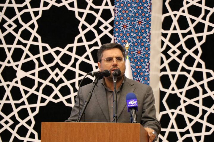 نخبگان قرآنی، آموزه‌های قرآن کریم را در محل خدمت خود بکار گیرند