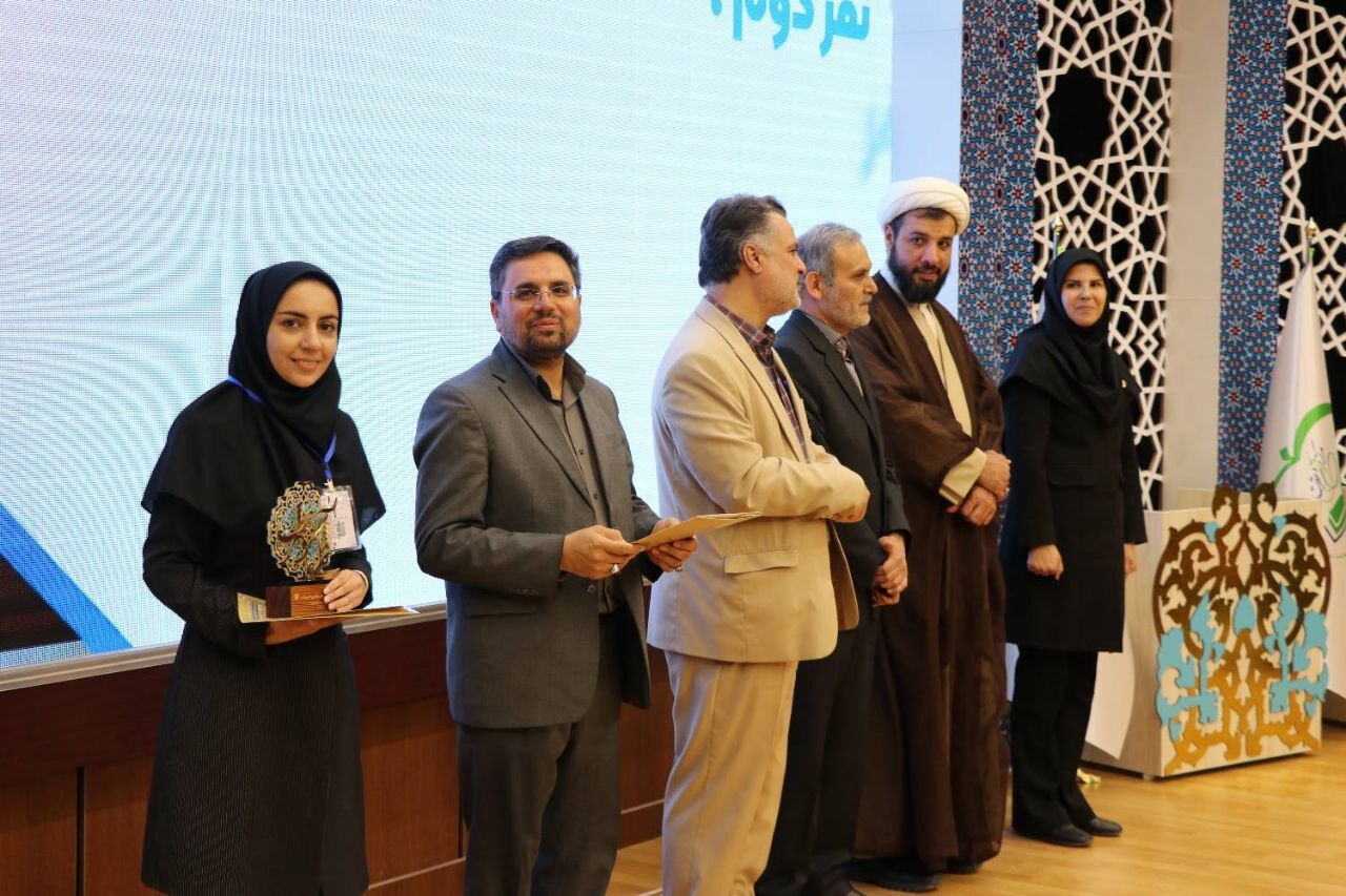 نخبگان قرآنی، آموزههای قرآن کریم را در محل خدمت خود بکار گیرند