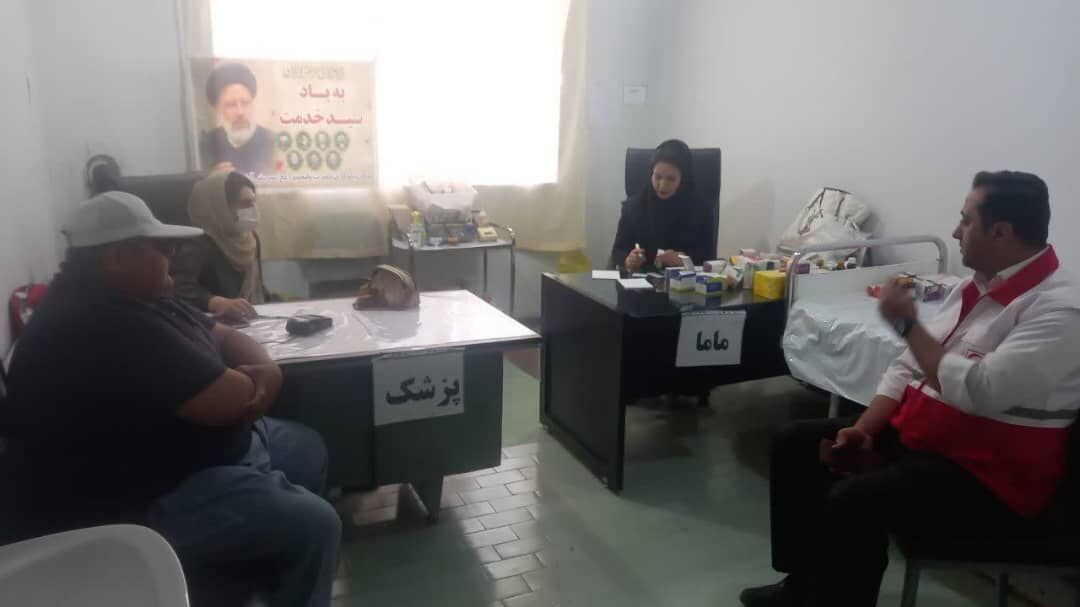 کاروان سلامت جمعیت هلال احمر قروه به روستای مهدی‌خان اعزام شد
