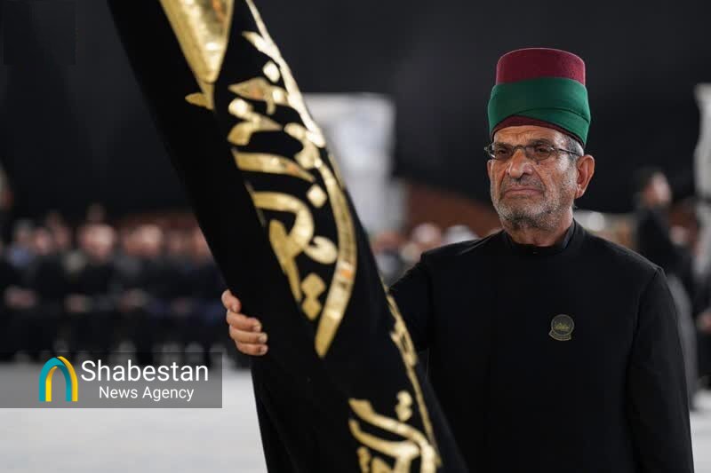 پرچم گنبد حرم مقدس امامین کاظمین(ع) رنگ عزا گرفت+ عکس و فیلم