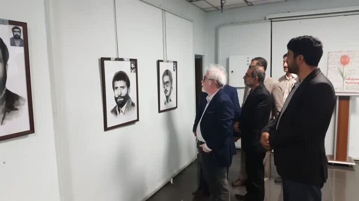 نمایشگاه پرتره شهدای شاخص زنجان برپا شد