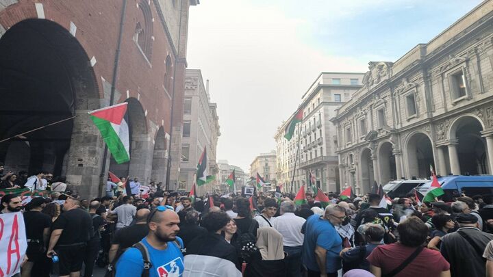 میلانی‌ها در حمایت از فلسطین به خیابان‌ها آمدند