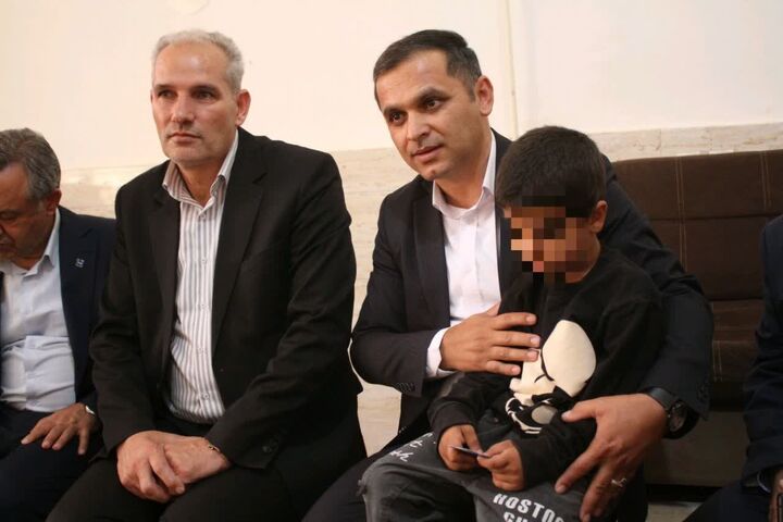 کارکنان بانک صادرات ایلام حامی خانواده‌های زندانیان نیازمند
