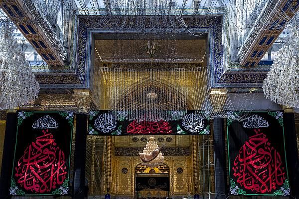 سیاه پوش شدن آستان مقدس عباسی در آستانه شهادت جواد الائمه(ع)