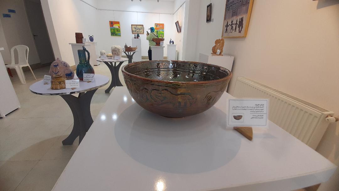  «بر مدار کوزه»؛ بازنمایی تاریخ کهن جیرفت در سفالینه های گالری آبانه