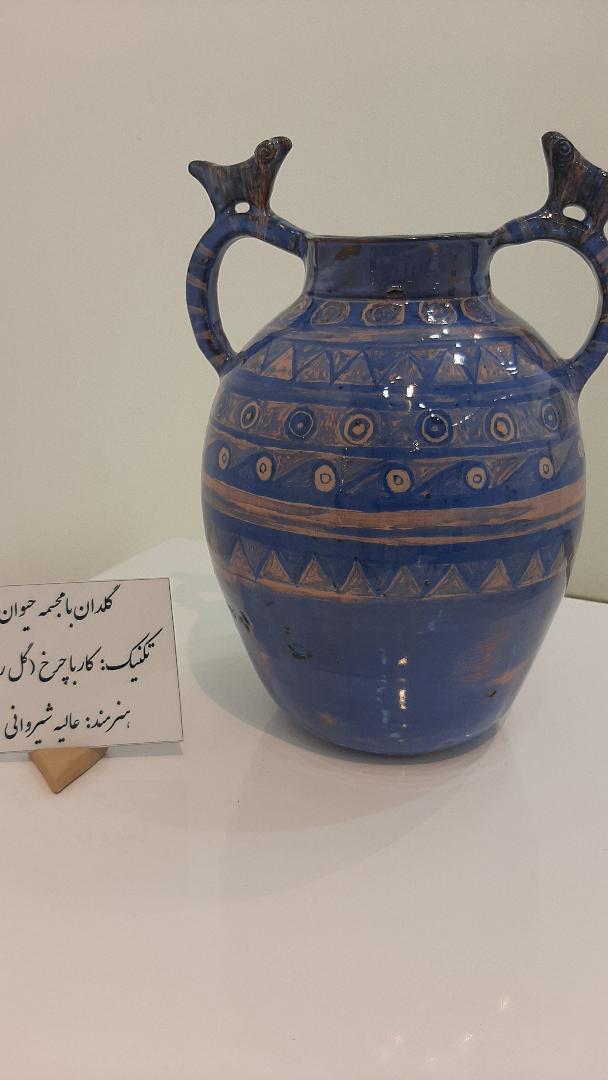  «بر مدار کوزه»؛ بازنمایی تاریخ کهن جیرفت در سفالینه های گالری آبانه