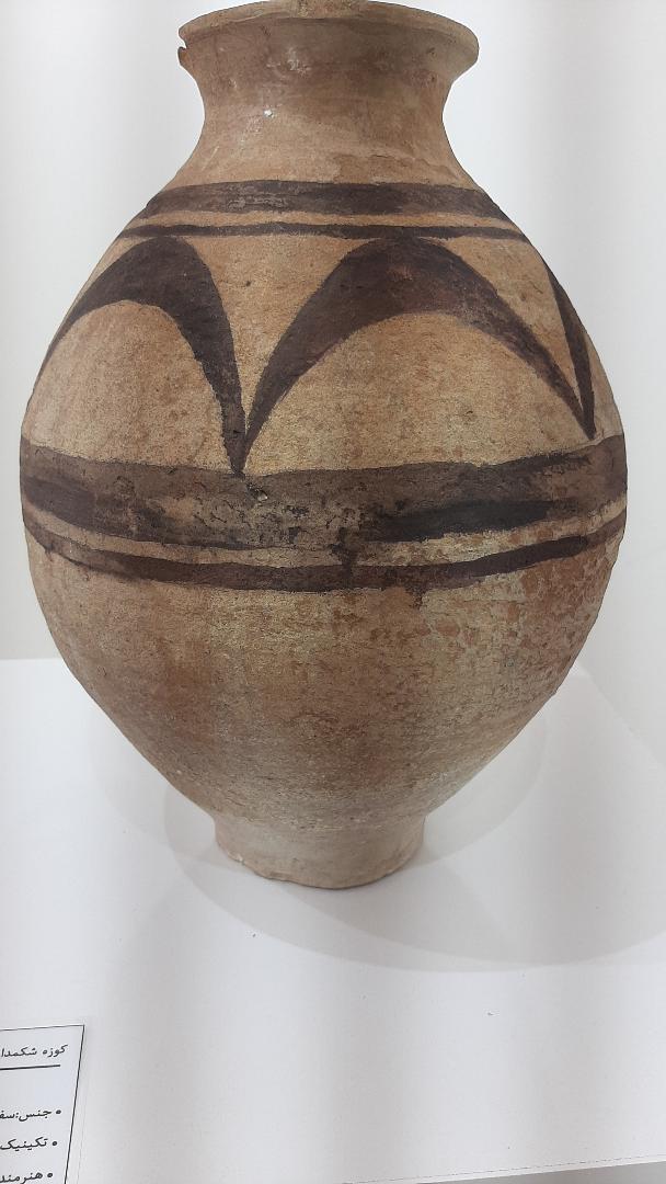 «بر مدار کوزه»؛ بازنمایی تاریخ کهن جیرفت در سفالینه های گالری آبانه