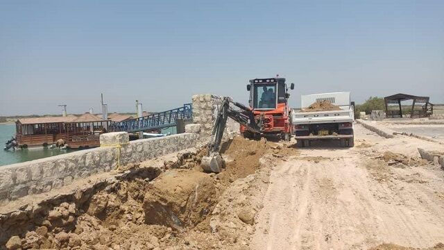 پیشرفت ۱۵ درصدی طرح بهسازی دیوار ساحلی گورزین قشم