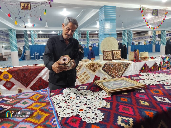 نمایش زنده هنر در یک نمایشگاه؛ نمایشی از اصالت، خلاقیت و گفت‌وگوی زنده میان هنرمند و مردم