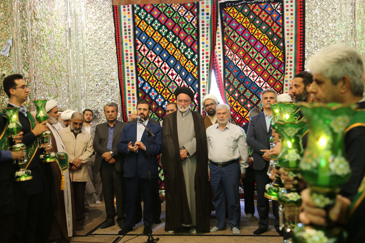 غبارروبیِ یک حرم، با طنین دغدغه‌های تازه