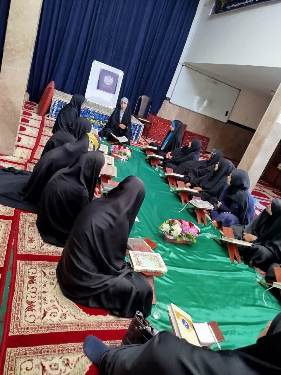 سلسه جلسات ارتقا سواد قرآنی بانوان و نوجوانان طرح تبیان برگزار شد