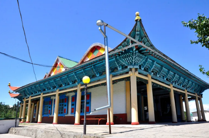 مسجد «حاجی ابراهیم» شاهکار معماری چوبی بدون میخ در آسیای میانه