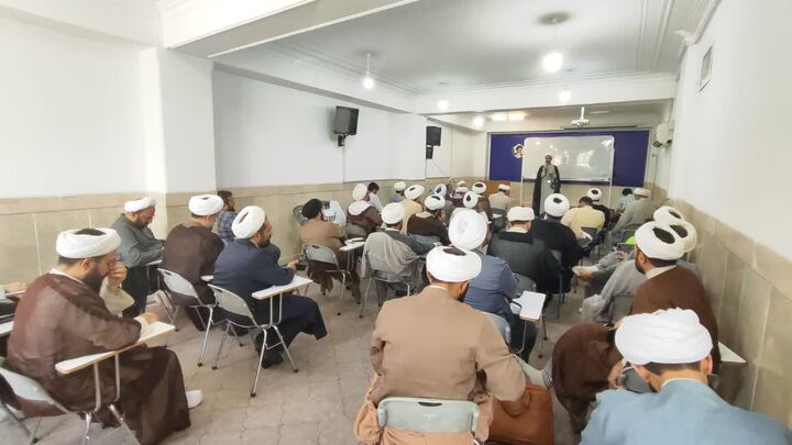 مرکز تخصصی نماز در مقطع سطح ۳ و دوره کوتاه مدت طلبه می‌پذیرد