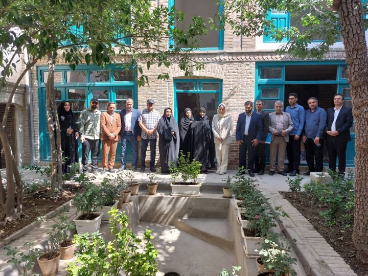 حضور بانوان توانمند در مرمت و احیا خانه پدری جلال‌آل‌احمد قابل تقدیر است