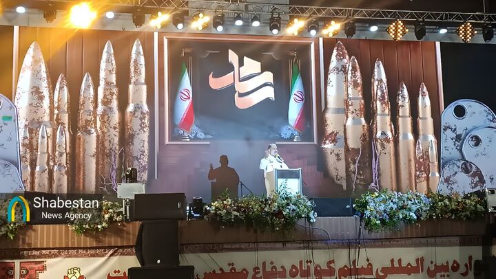 امیر ایرانی خطاب به برخی کشورها: نگرانید؟ درخواست دهید، کشتی‌هایتان را رایگان اسکورت می‌کنیم