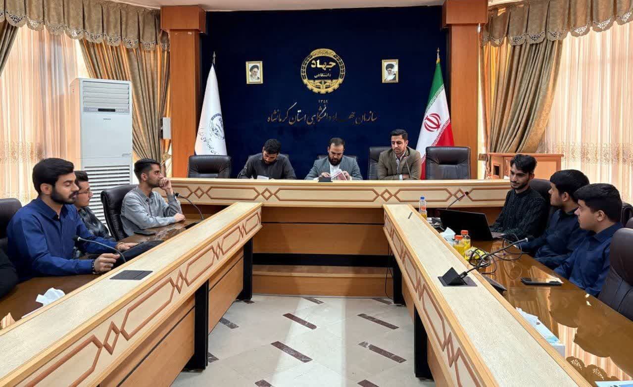 رویداد رقابتی نشریات «قیام قلم» بسیج دانشجویی استان کرمانشاه برگزار شد