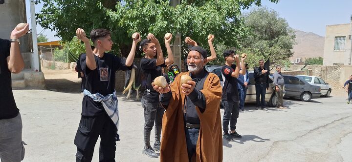آیین چغچغهزنی انجدان در حسینیهای به وسعت ایران