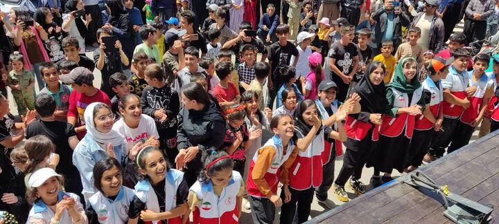 آغاز اجرای برنامه‌های تماشاخانه سیار کانون پرورش فکری در روستاهای دهگلان