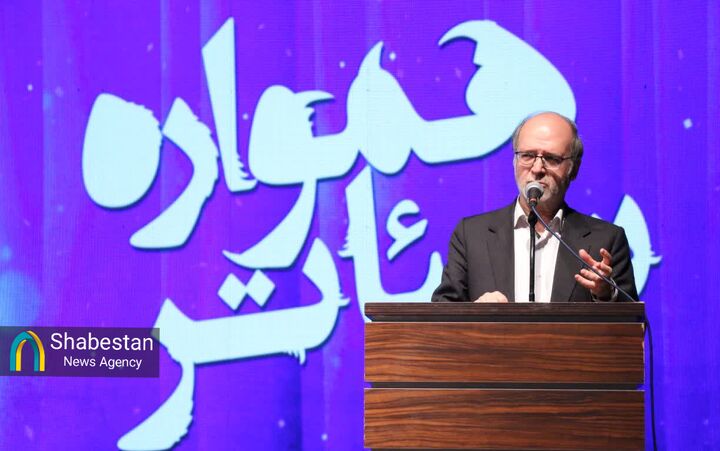 رسالت هنر متعهد، حرکت جامعه از «بودن» به «شدن» است