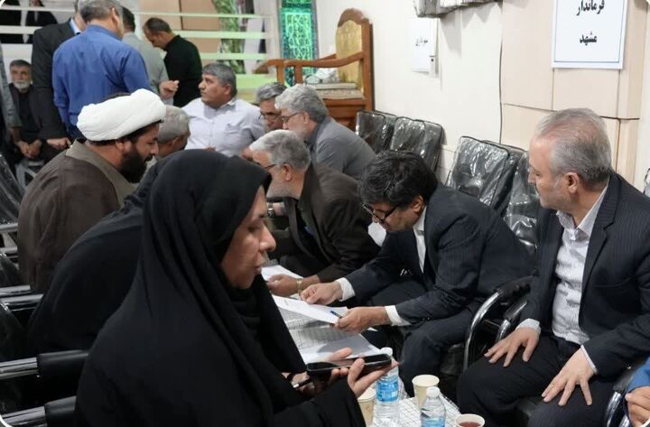 برگزاری میز خدمت در مسجد صاحب الزمان(عج) امیرآباد