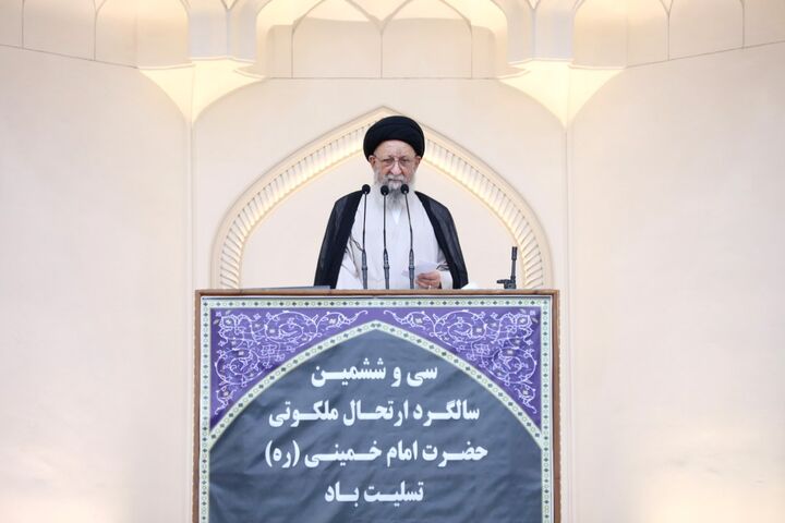 امام (ره) با عرفان عملی خود، جامعه را به سوی کمال معنوی هدایت کرد