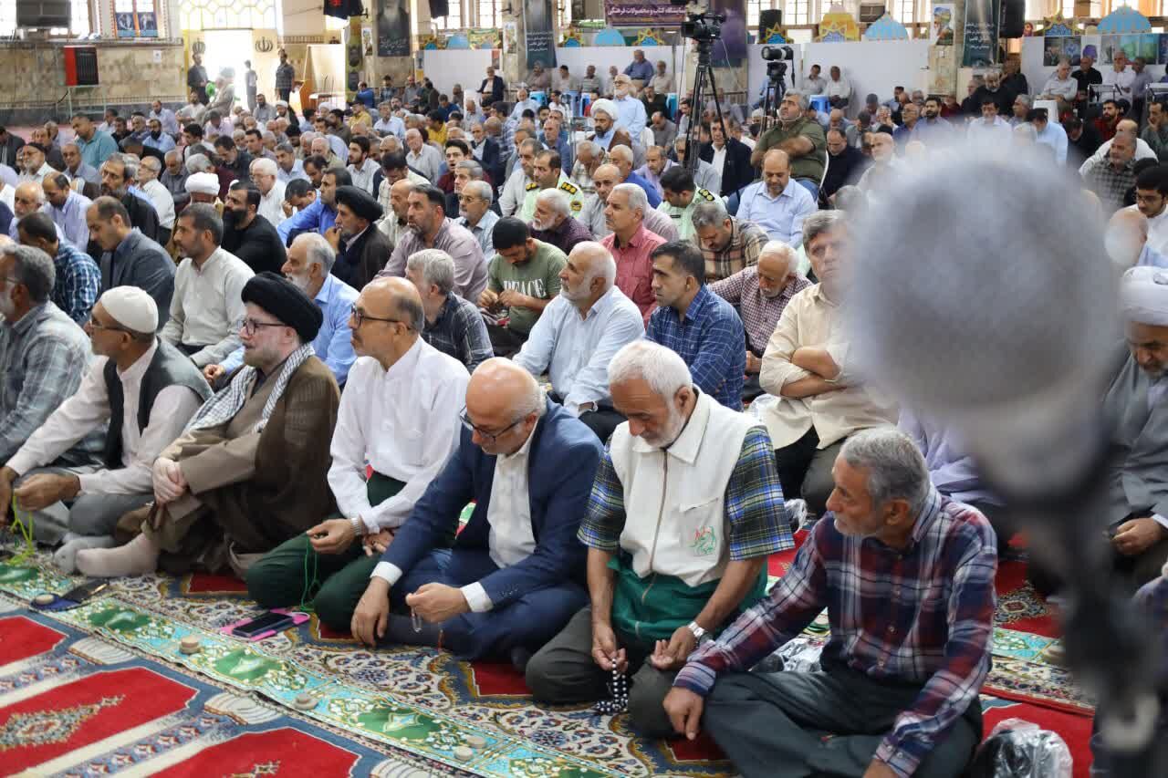 تاکید امام جمعه ساری بر لزوم افزایش اختیارات استانداران و مبارزه قطعی با فساد