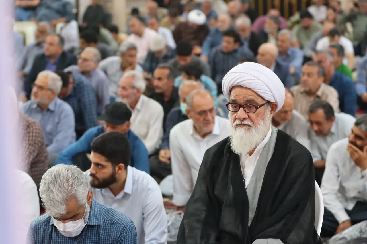 تاکید امام جمعه ساری بر لزوم افزایش اختیارات استانداران و مبارزه قطعی با فساد