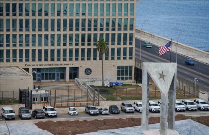 کوبا سفیر آمریکا را به دلیل دخالت در امور داخلی‌اش احضار کرد