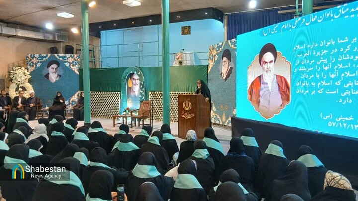 کمساری: امام خمینی(ره) به زنان خودباوری بخشید/طباطبایی: امام، فرهنگ را سایه نبوت می‌دانست