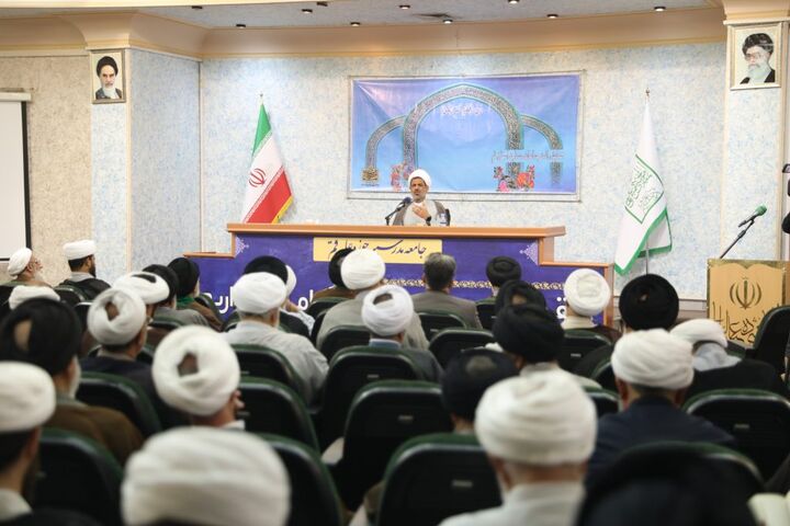 روحیه فداکاری و مقاومت ملت ایران، عامل اقتدار انقلاب اسلامی است