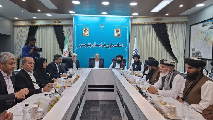 اصلاح جاده‌های مرزی و تسهیل صادرات سوخت؛ اولویت همکاری خراسان جنوبی و فراه