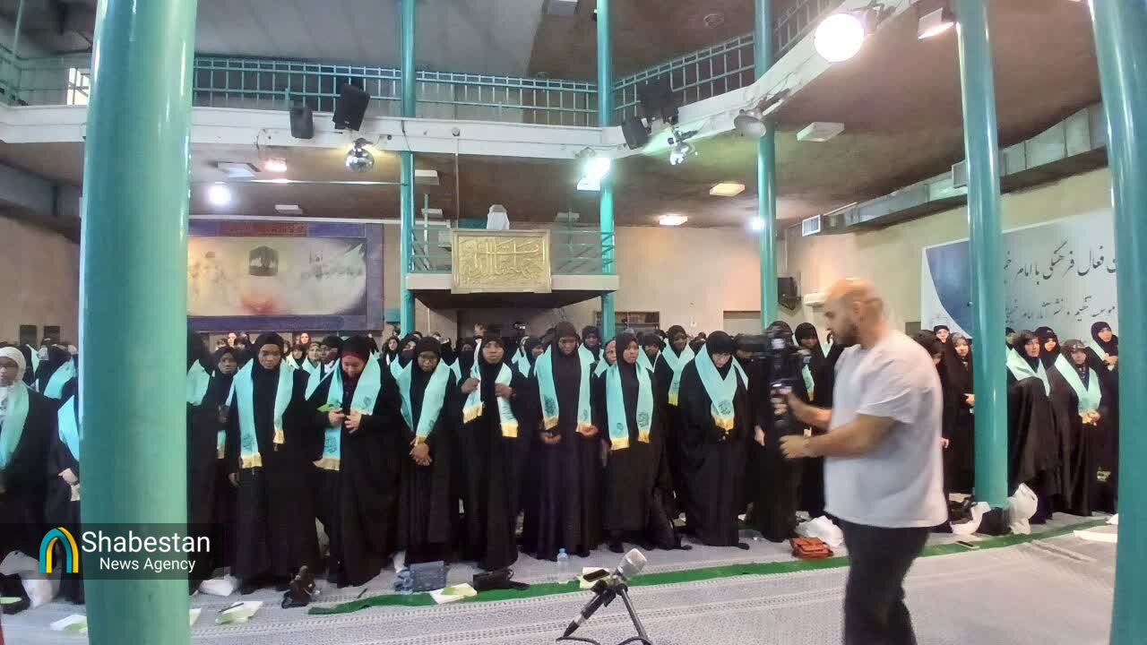 کمساری: امام خمینی(ره) به زنان خودباوری بخشید/طباطبایی: امام، فرهنگ را سایه نبوت می‌دانست