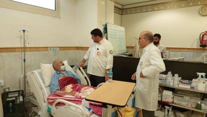 بازدید رئیس جمعیت هلال‌احمر از مرکز پزشکی و بیمارستان مکه مکرمه