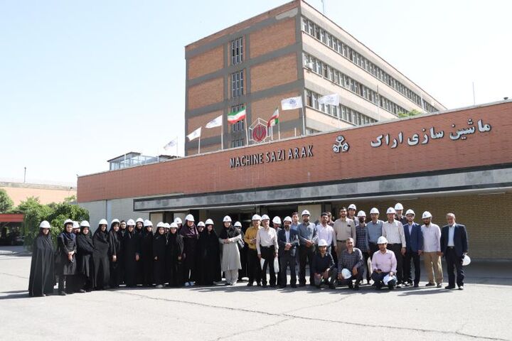 دیدار آموزگاران بسیجی با چرخ‌های پیشرفت در کارخانه ماشین‌سازی اراک