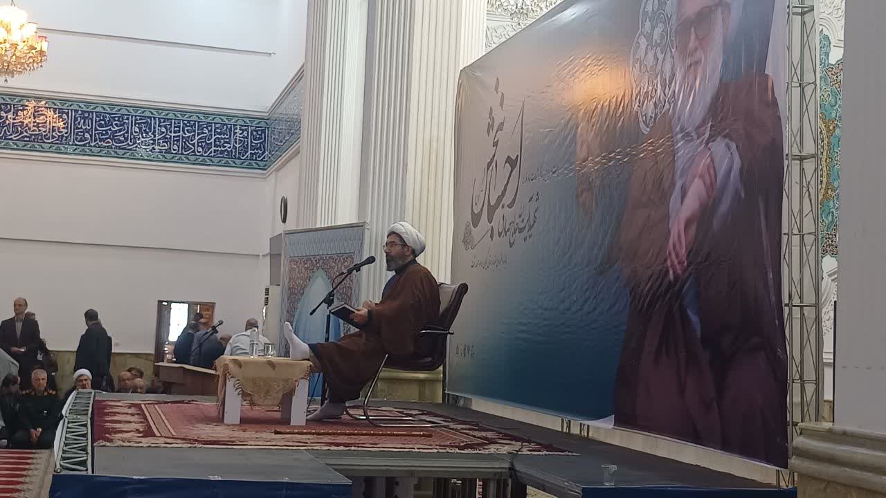 آیت الله احسانبخش ذوب در ولایت بود