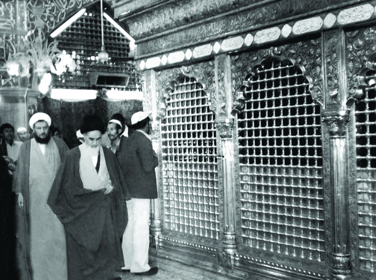 قبل از هر کاری محضر علیبن موسیالرضا(ع) مشرف شوید