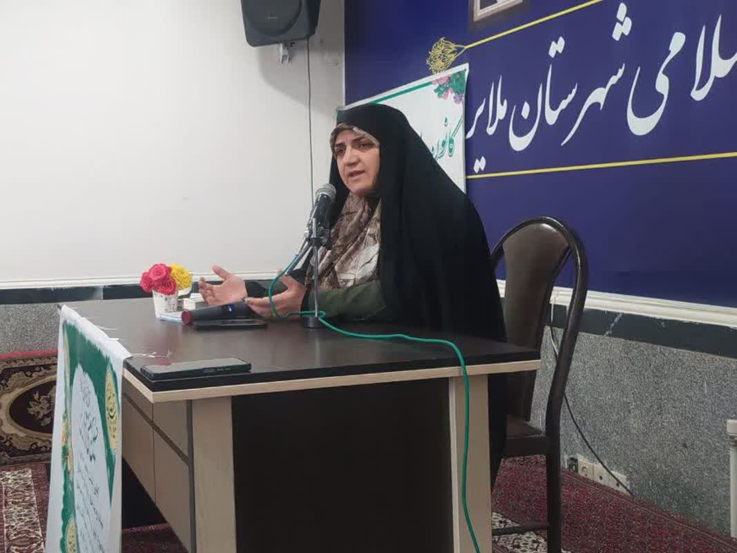 مداحان رسانه غدیر و محرم باشند