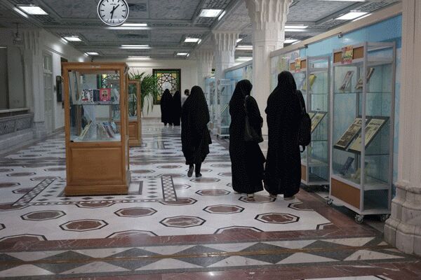 برپایی نمایشگاه «از نهضت تا رحلت» در کتابخانه حرم رضوی