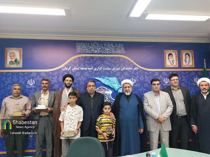 تکریم چهار شهید خانواده کانون‌های مساجد در استان کرمان+تصاویر